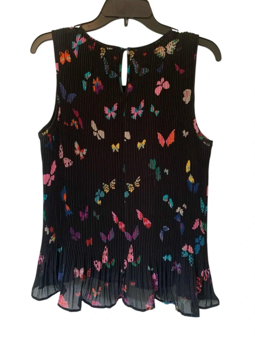 Cable and Gauge Sleeveless Blouse - Picture 2 of 6